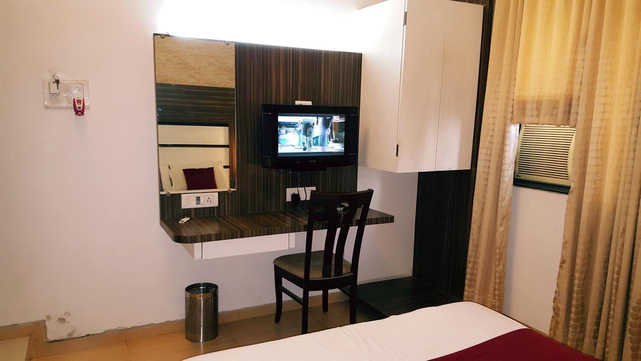 Hotel Khandesh Residency Панвел Экстерьер фото